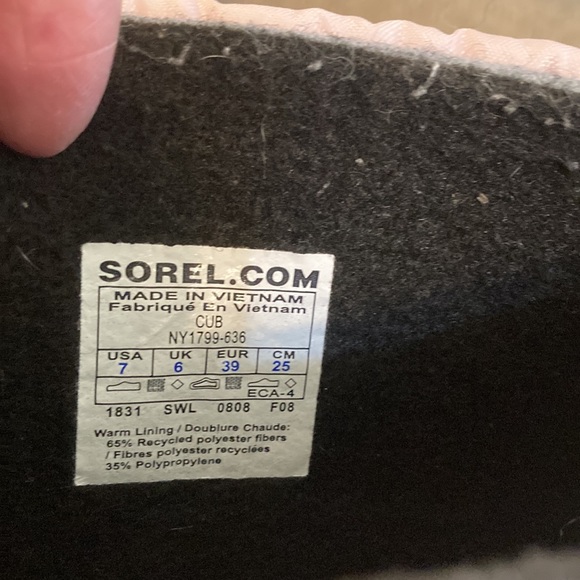 Sorel waterproof Cub boots size 7 - Picture 7 of 11